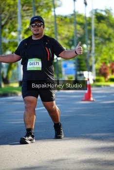 Runner Photo 1584330
