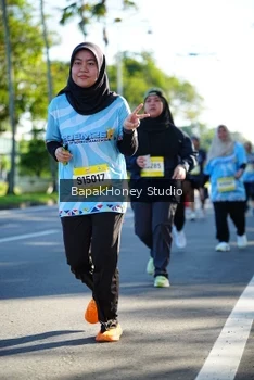 Runner Photo 1584338