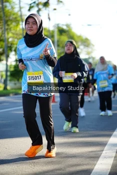Runner Photo 1584339