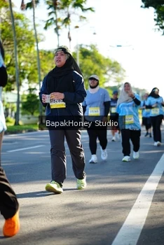 Runner Photo 1584349