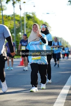 Runner Photo 1584363