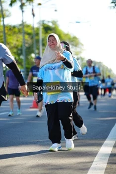 Runner Photo 1584368
