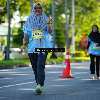 Runner Photo 1584418