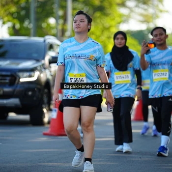 Runner Photo 1584433