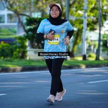 Runner Photo 1584492