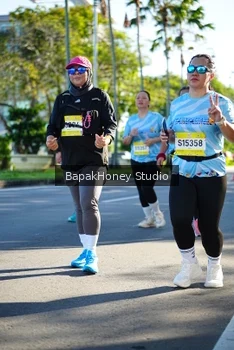 Runner Photo 1584544