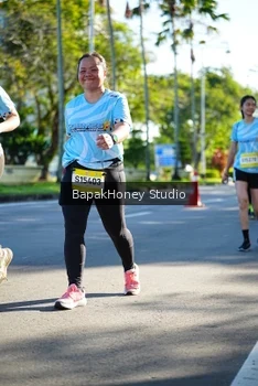 Runner Photo 1584546