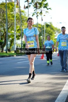 Runner Photo 1584561