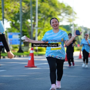 Runner Photo 1584621