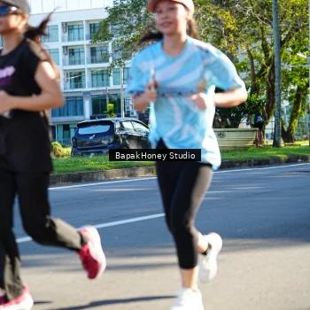 Runner Photo 1584638