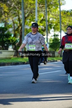 Runner Photo 1584666