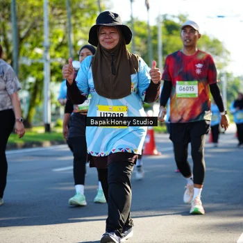 Runner Photo 1584673