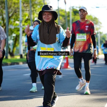 Runner Photo 1584674