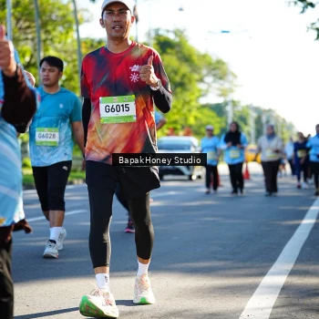 Runner Photo 1584684