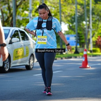 Runner Photo 1584692