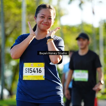 Runner Photo 1584782