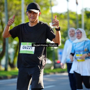 Runner Photo 1584789