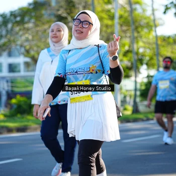 Runner Photo 1584800