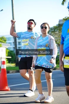 Runner Photo 1584819