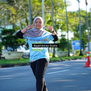 Runner Photo 1584824