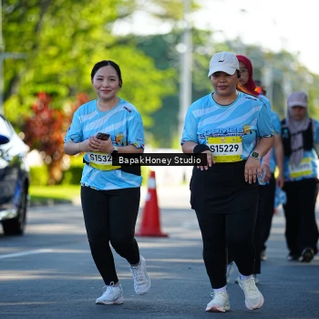 Runner Photo 1584836