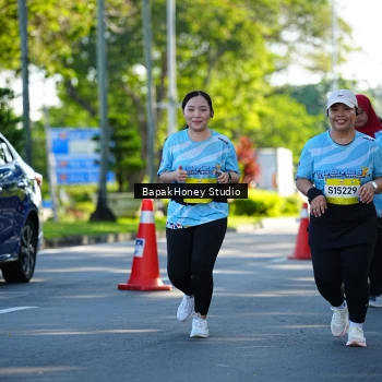 Runner Photo 1584837