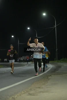 Runner Photo 1600012