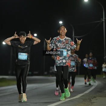 Runner Photo 1600100