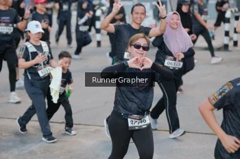 Runner Photo 1601021