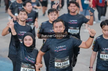 Runner Photo 1601275