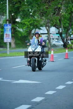 Runner Photo 1602870