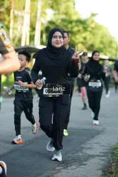 Runner Photo 1604071