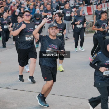 Runner Photo 1604281