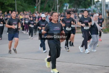 Runner Photo 1604789