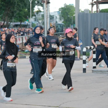 Runner Photo 1604882