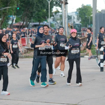 Runner Photo 1604893