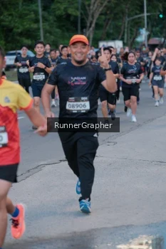 Runner Photo 1605264