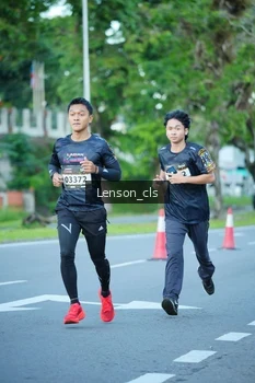 Runner Photo 1605307