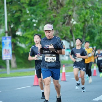 Runner Photo 1605325