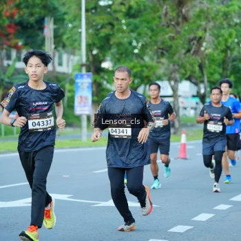 Runner Photo 1605406