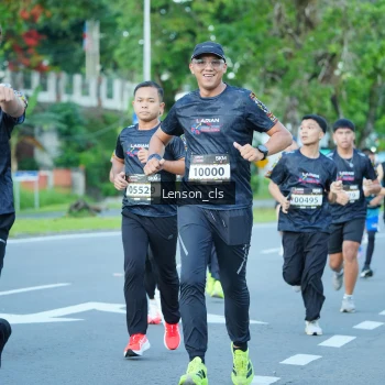 Runner Photo 1605444