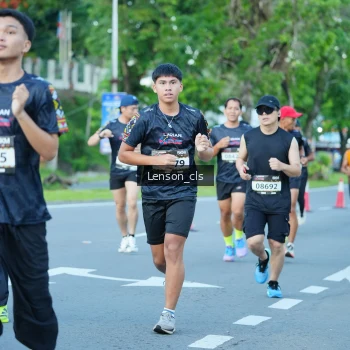 Runner Photo 1605460
