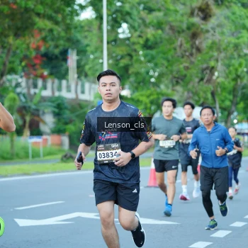 Runner Photo 1605505
