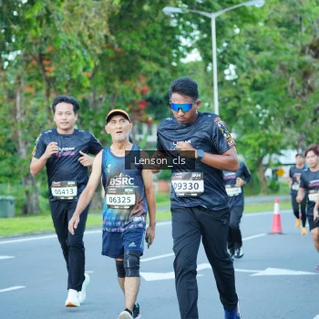 Runner Photo 1605561