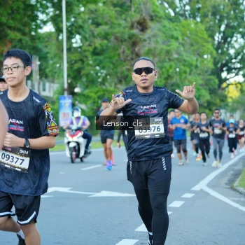 Runner Photo 1605587