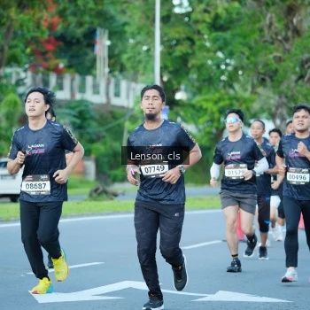 Runner Photo 1605624