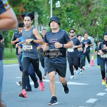 Runner Photo 1605690