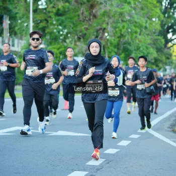 Runner Photo 1605695