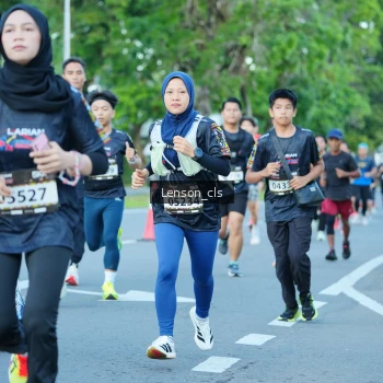 Runner Photo 1605698