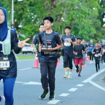 Runner Photo 1605709